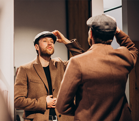 THE PSYCHOLOGY OF MEN’S FASHION: HOW WHAT YOU WEAR AFFECTS HOW YOU FEEL